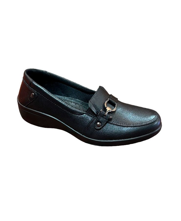 Mocasin Flexi color negro con hebilla