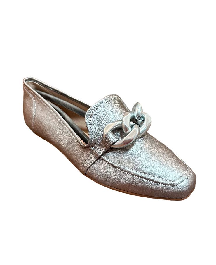 Mocasín Leader Shoes con cadena color plata
